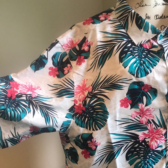 Men’s Short Sleeve Causal Shirt - Picture 5 of 6